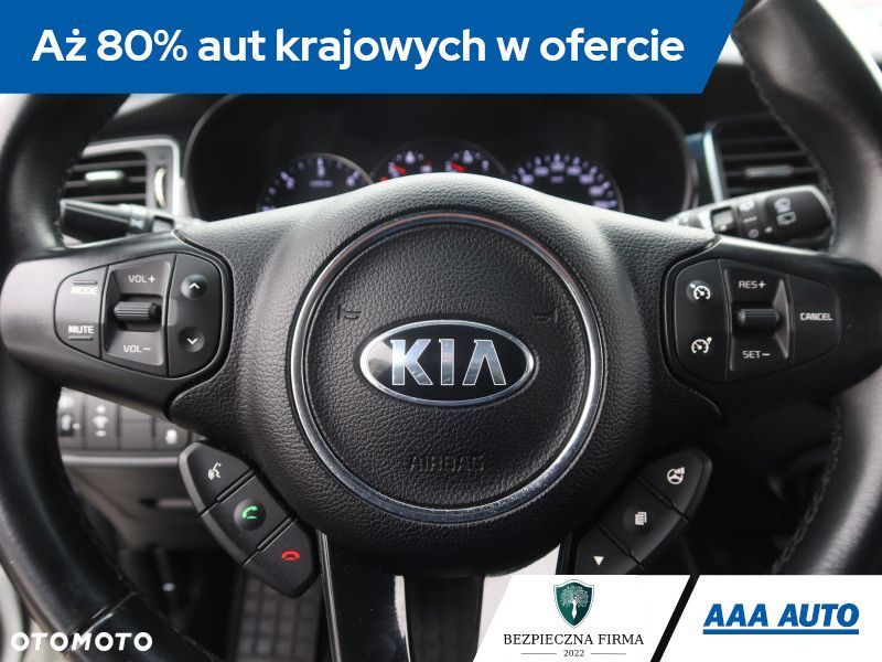 Kia Carens - 21