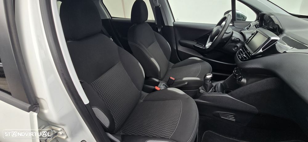 Peugeot 208 1.2 PureTech Style - 14