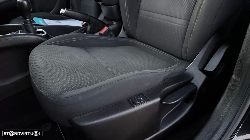 Fiat Tipo Station Wagon 1.3 M-Jet Lounge Tech - 24