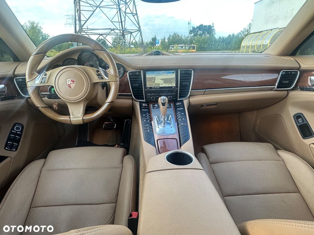Porsche Panamera PDK Platinum Edition - 17