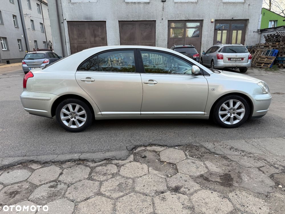 Toyota Avensis - 6