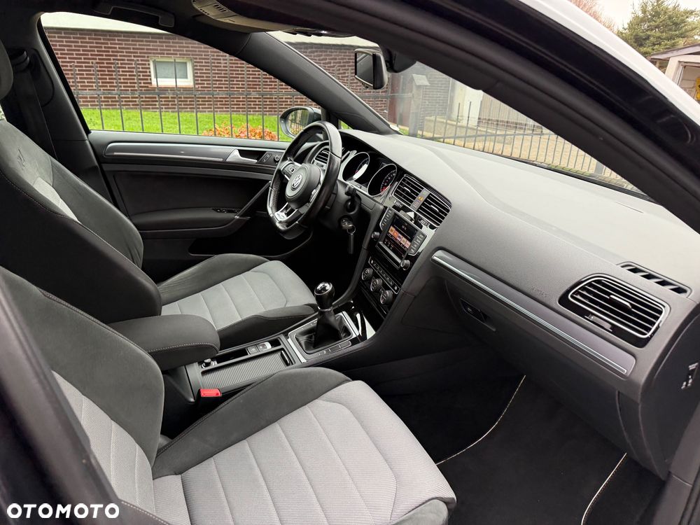 Volkswagen Golf - 16