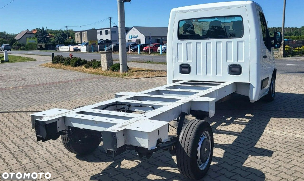 Renault Master 2.3 Dci 125 Km / Napęd tył / rozstaw 4,30 m - 4