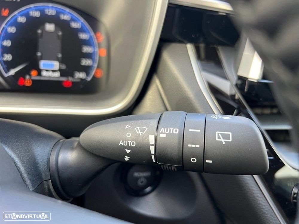 Toyota Corolla Cross 1.8 Hybrid Luxury - 17