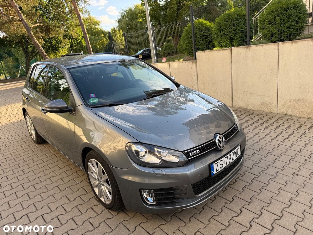 Volkswagen Golf 2.0 TDI DPF DSG Highline - 2