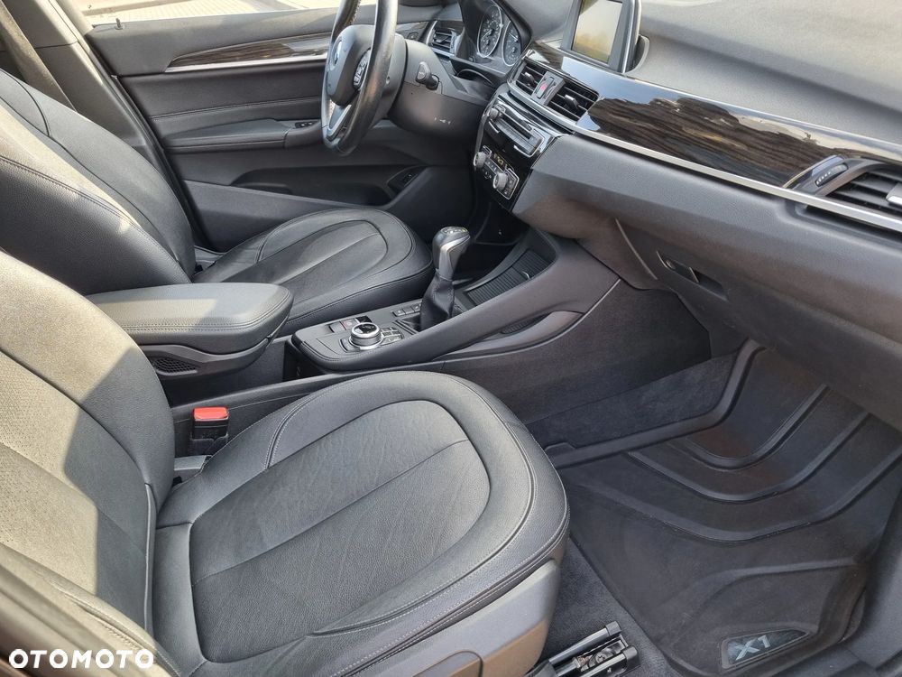 BMW X1 xDrive25i xLine - 19