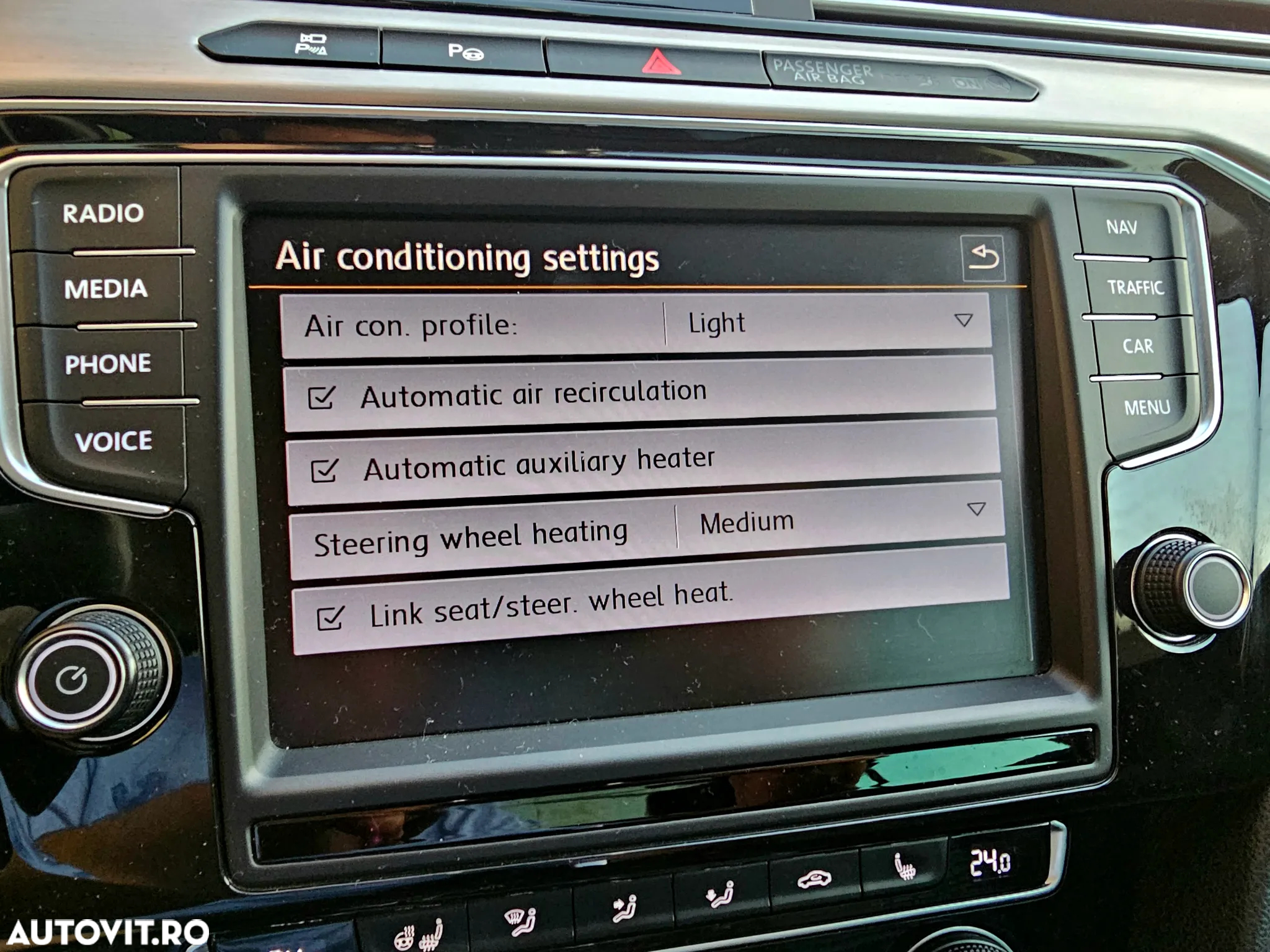 Volkswagen Passat - 25