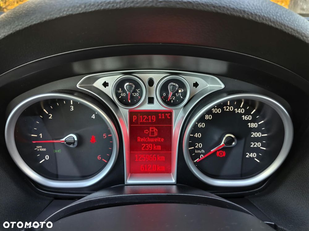 Ford Kuga - 12