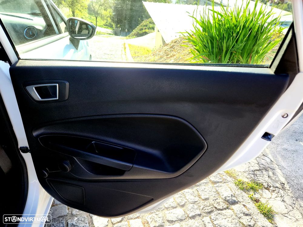 Ford Fiesta 1.0 Ti-VCT Titanium - 19