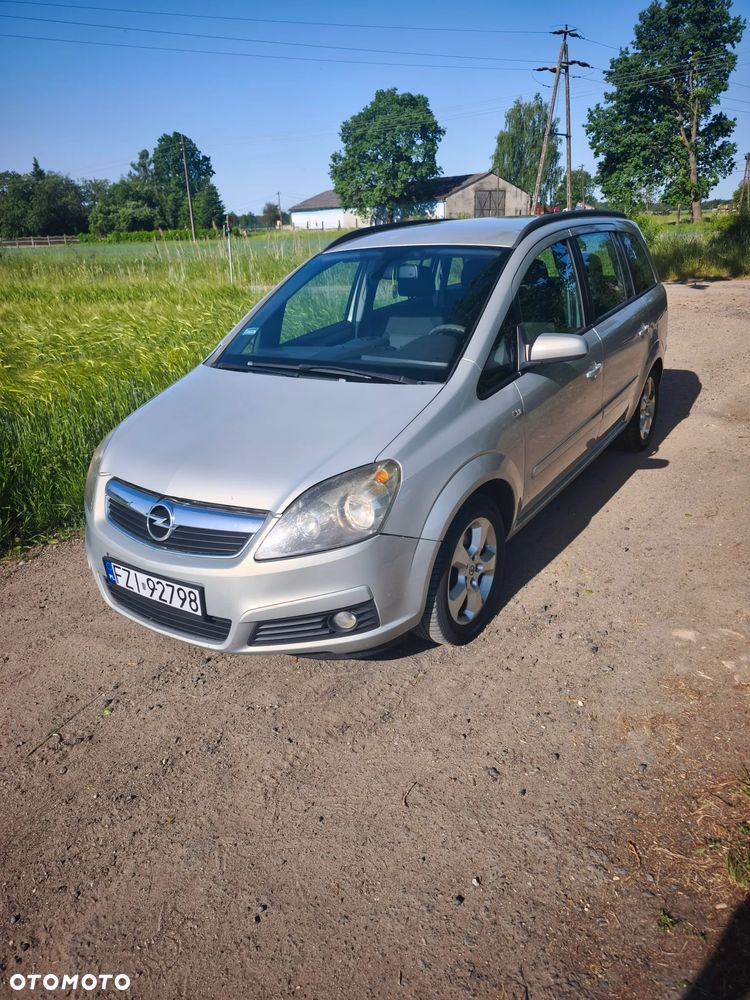Opel Zafira 1.9 CDTI Essentia - 1