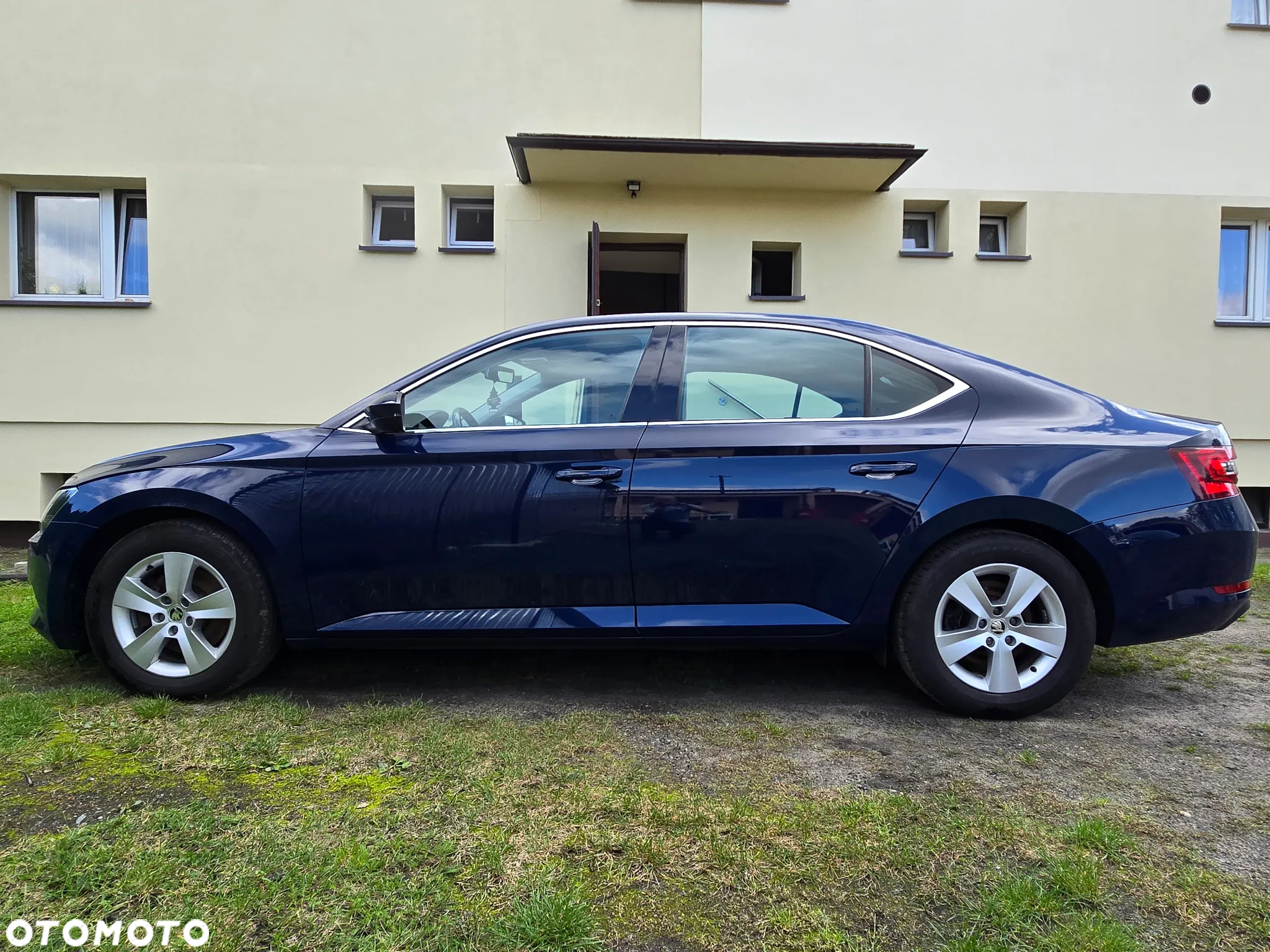 Skoda Superb 1.6 TDI Ambition - 4