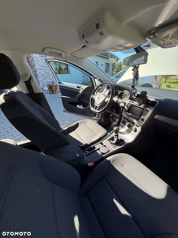 Volkswagen Golf - 8