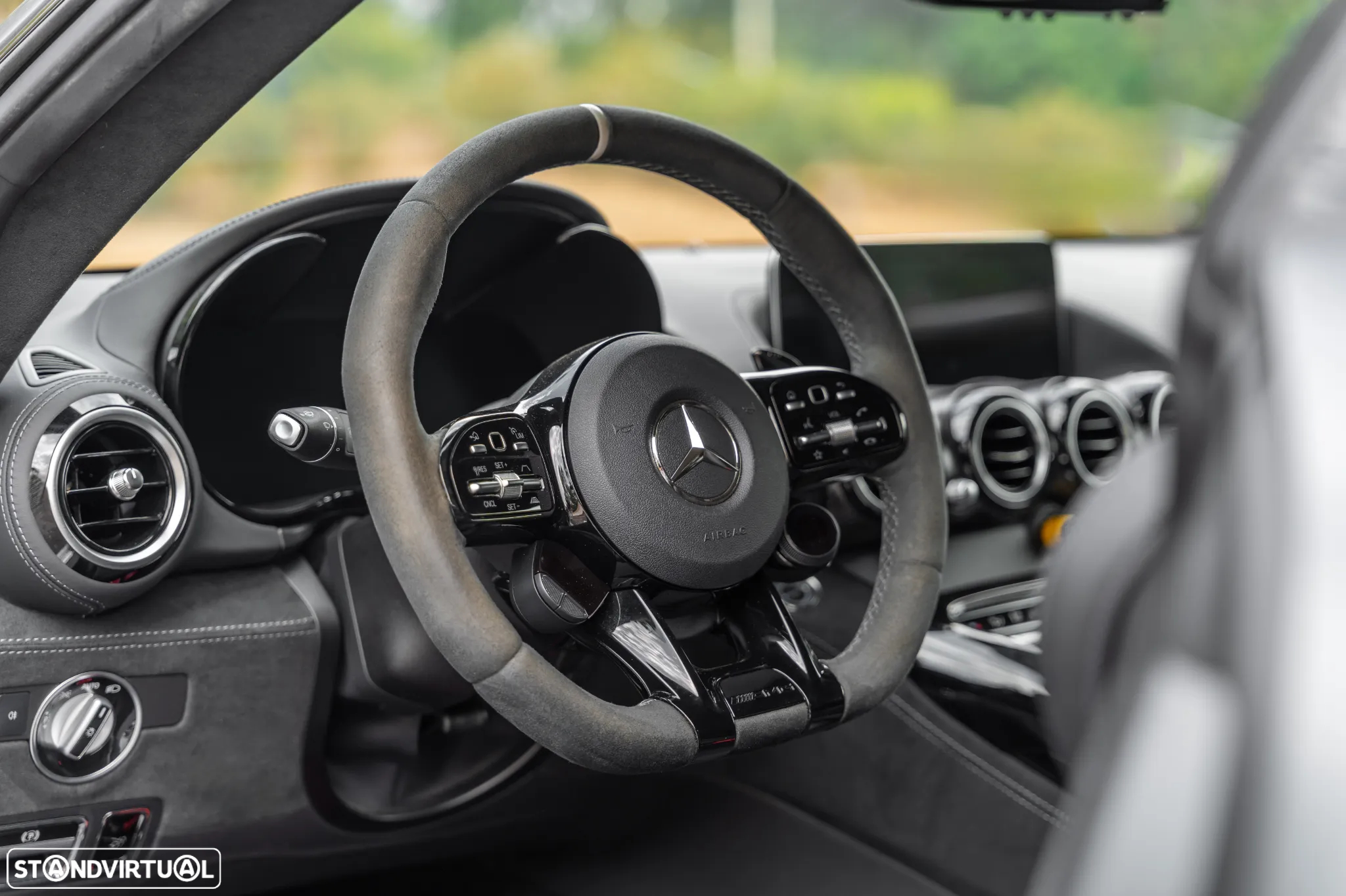Mercedes-Benz AMG GT R - 24