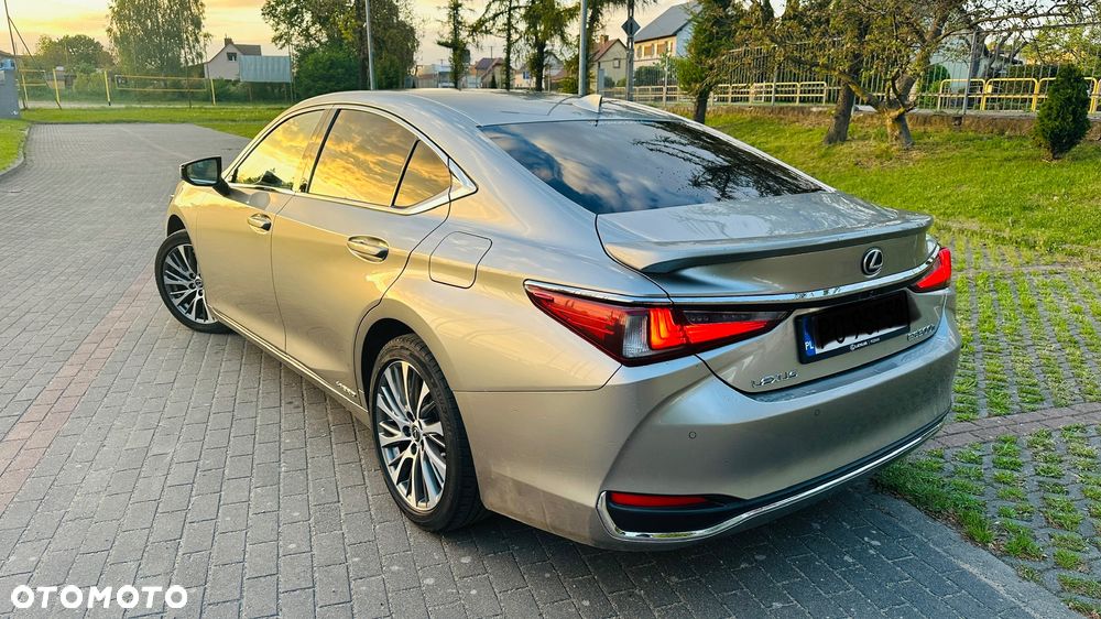 Lexus ES 300h Business Edition + - 3
