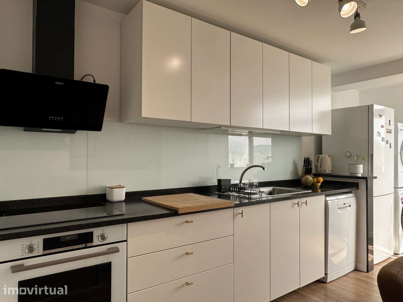 Apartamento T3 Renovado com Garagem e Arrumos – Centro de Braga - Grande imagem: 2/30