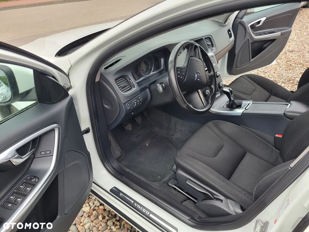 Volvo V60 D3 Linje Business - 13