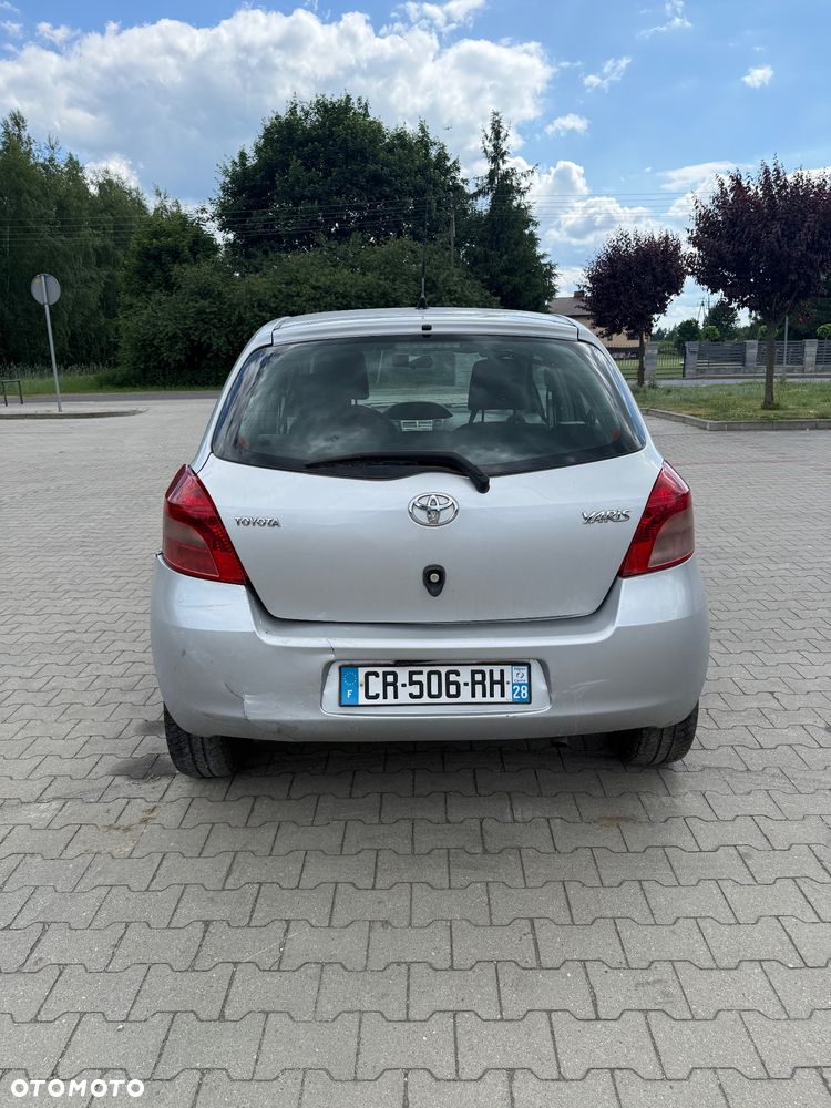 Toyota Yaris - 5