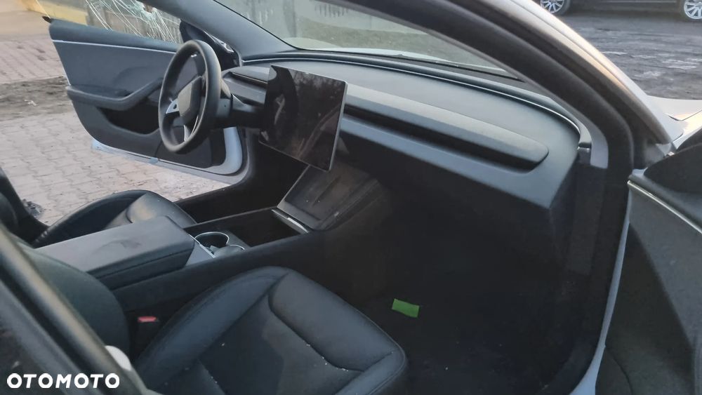 Tesla Model 3 - 23