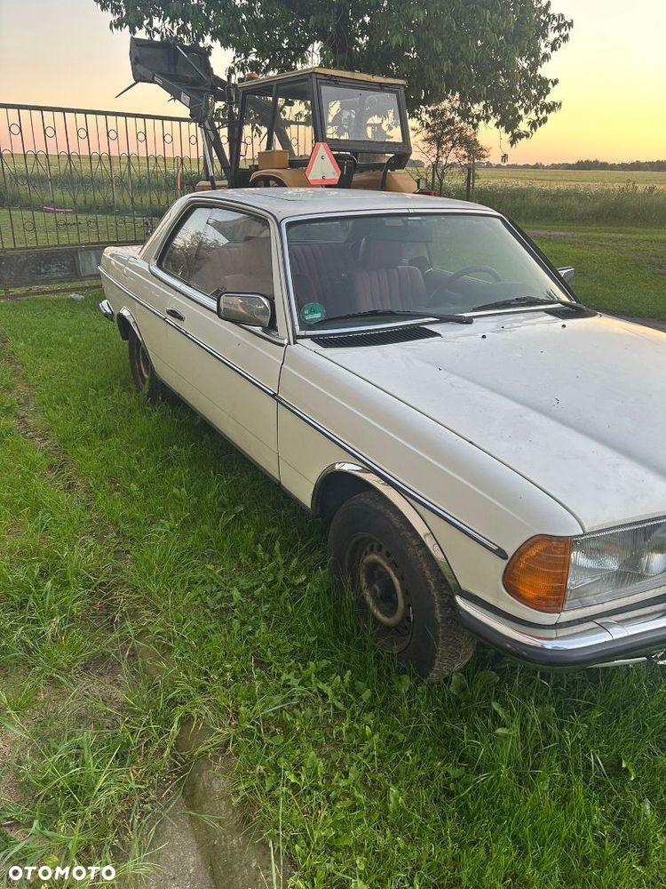 Mercedes-Benz 280 - 1