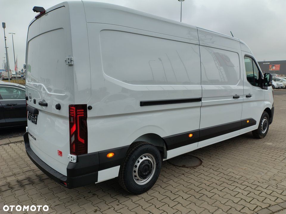 Nissan Interstar - 4