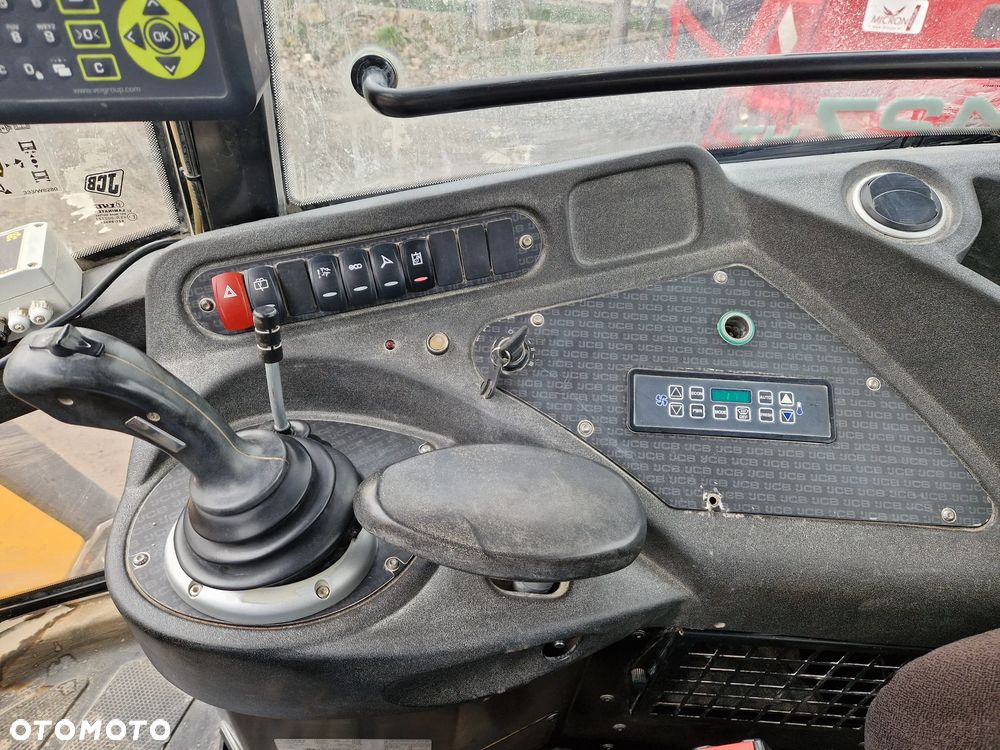 JCB 427HT - 9