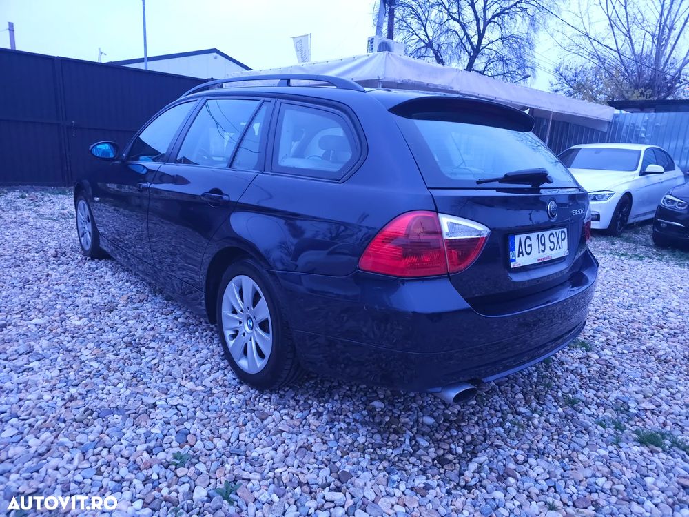 BMW Seria 3 320d Touring - 13