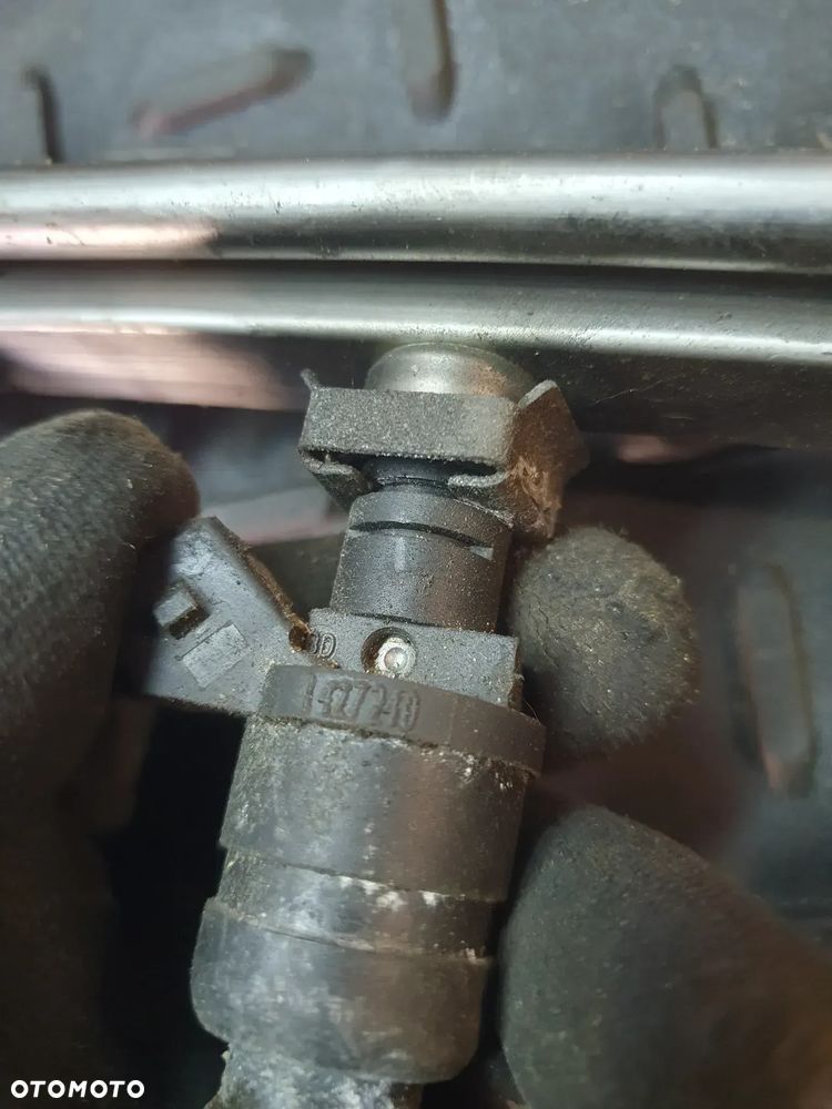 BMW E60 E61 2.5B LISTWA WTRYSKOWA 1427240 - 2