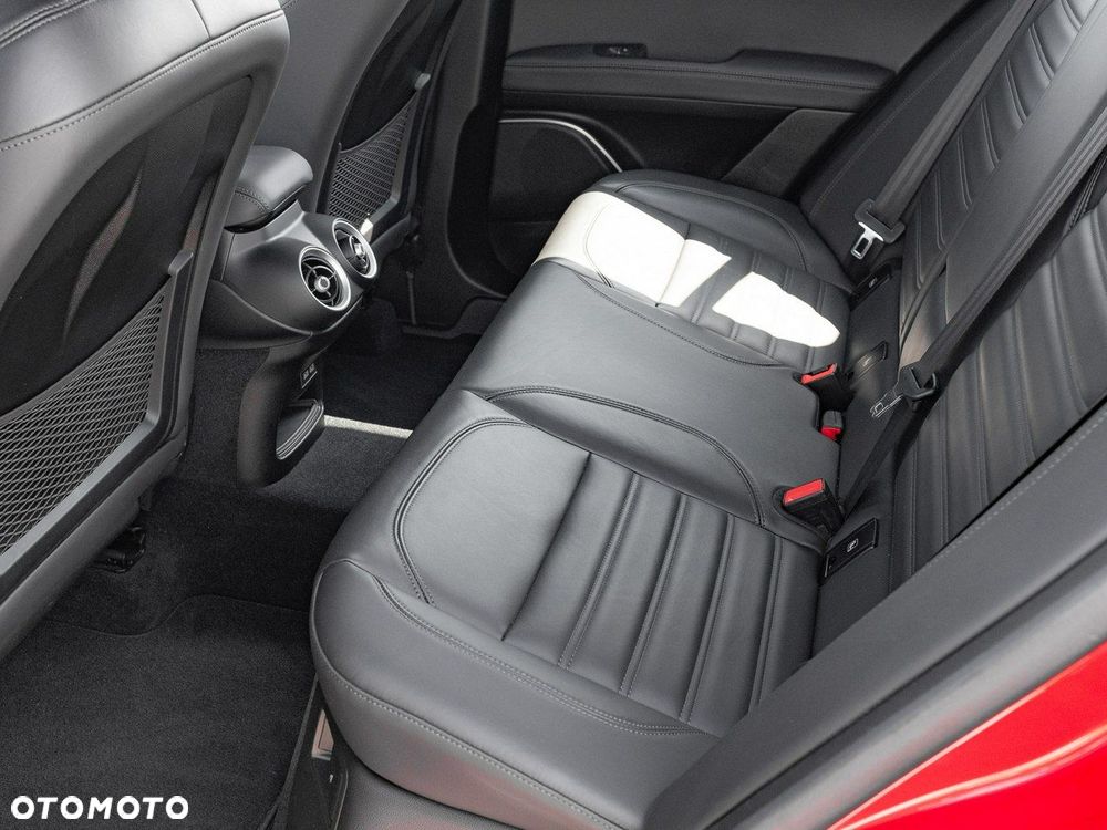 Alfa Romeo Stelvio 2.0 Turbo TI Q4 - 25