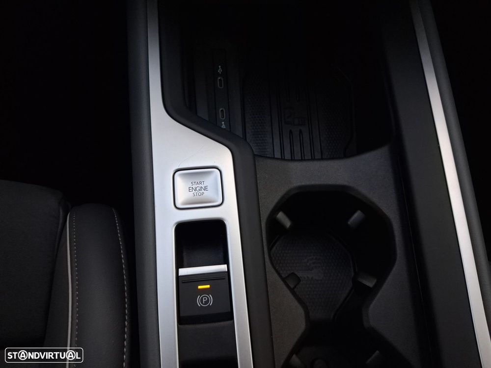 VW Passat Variant 2.0 TDI Business DSG - 12