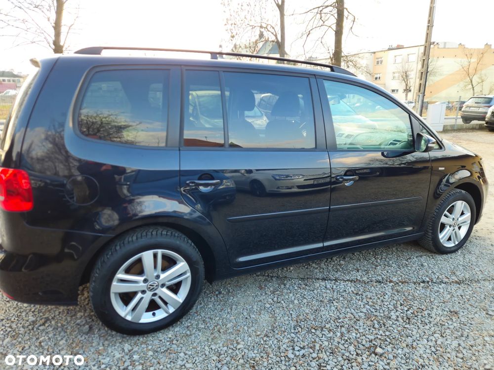 Volkswagen Touran 1.6 TDI DPF BlueMot Comfortline - 23