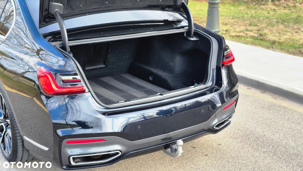 BMW Seria 7 750d xDrive sport - 38