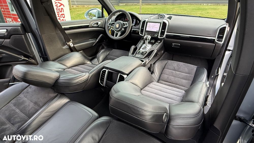 Porsche Cayenne Platinum Edition - 8