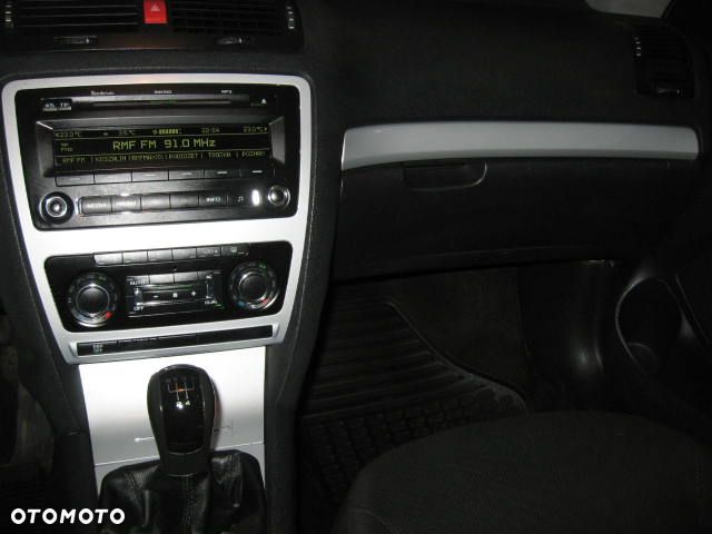 Skoda Octavia 1.6 Elegance - 26