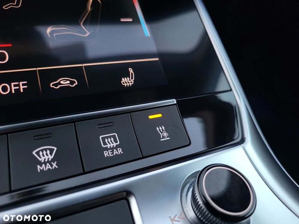 Audi A6 Avant 40 TDI quattro S tronic S line - 28