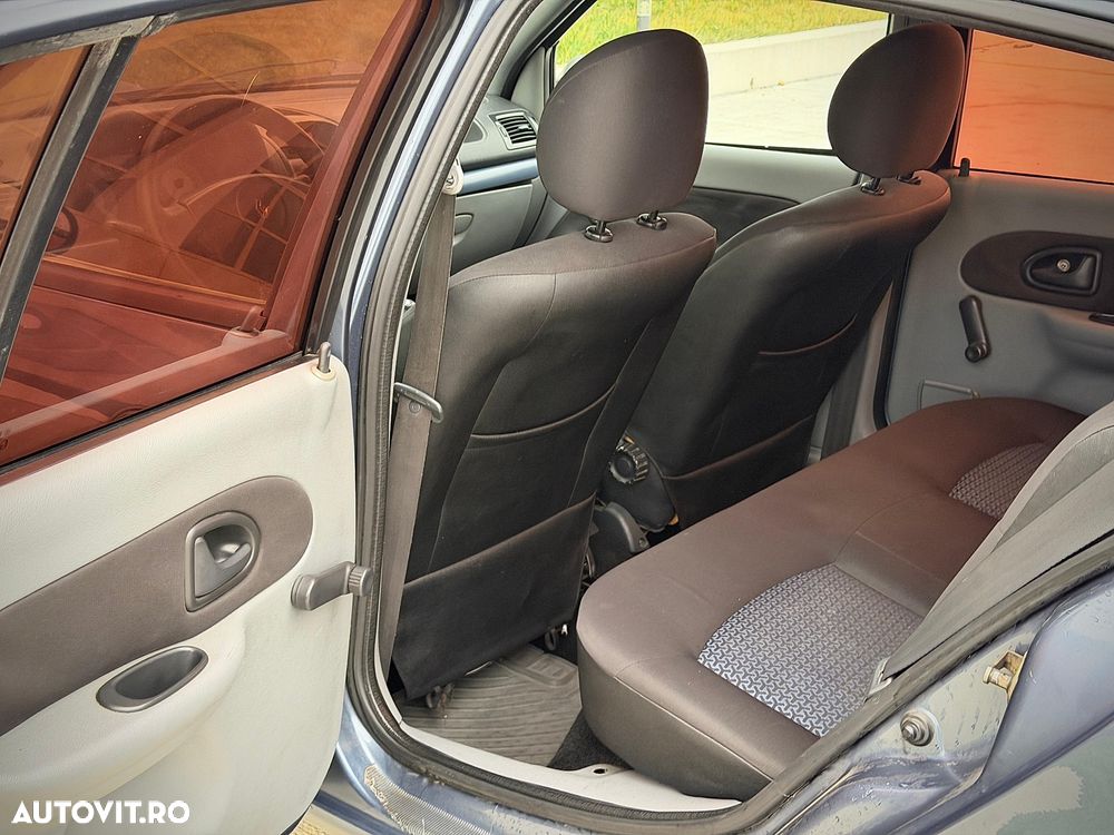 Renault Symbol 1.4 8V Expression - 23