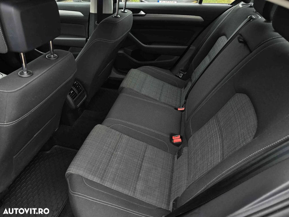 Volkswagen Passat - 10