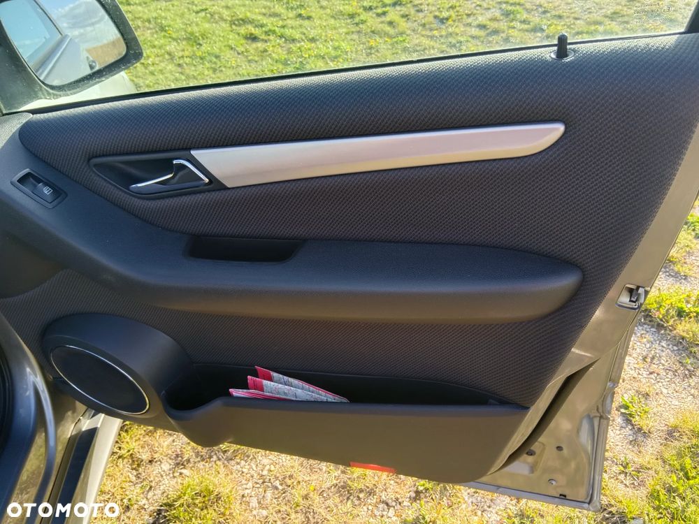 Mercedes-Benz Klasa B 160 BlueEFFICIENCY SPORT EDITION - 12