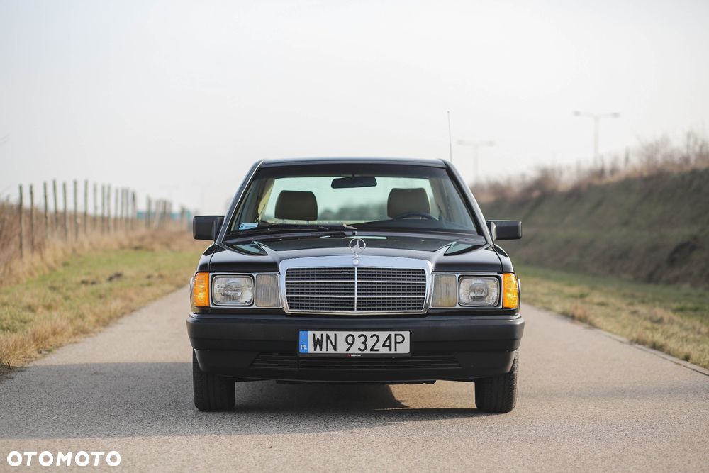 Mercedes-Benz W201 (190) - 4