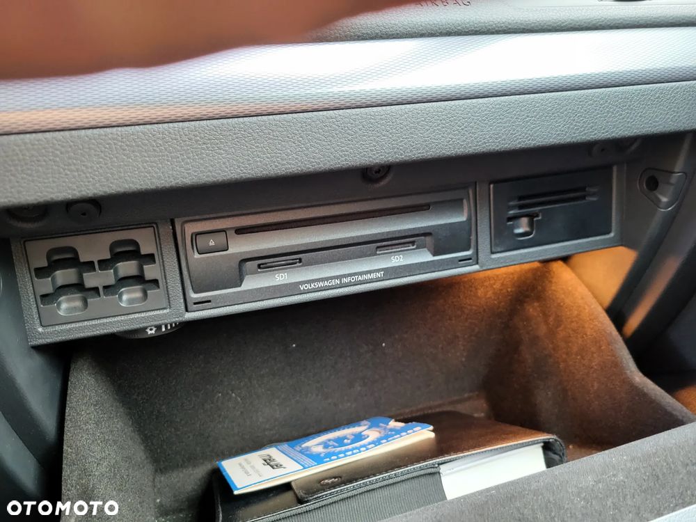 Volkswagen Golf 2.0 TDI BlueMotion Technology Lounge - 26