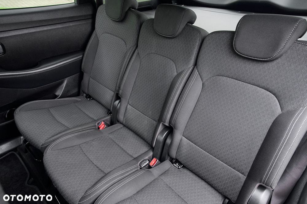 Kia Carens 1.6 GDI Dream-Team Edition - 29