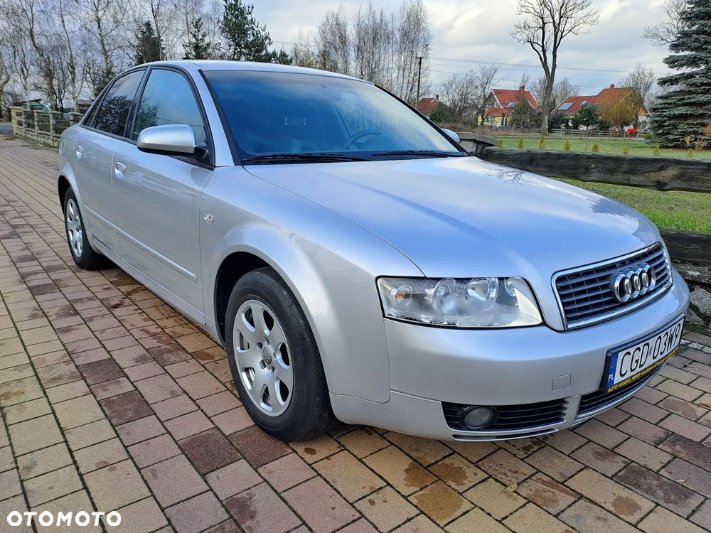 Audi A4 Limousine - 4