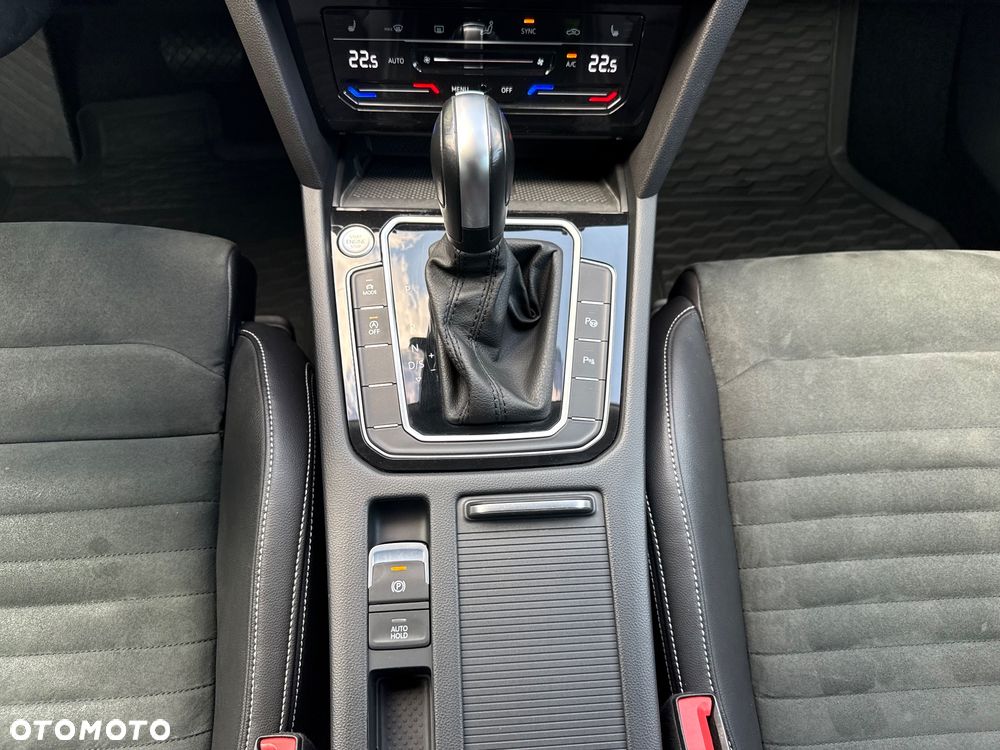Volkswagen Passat - 15