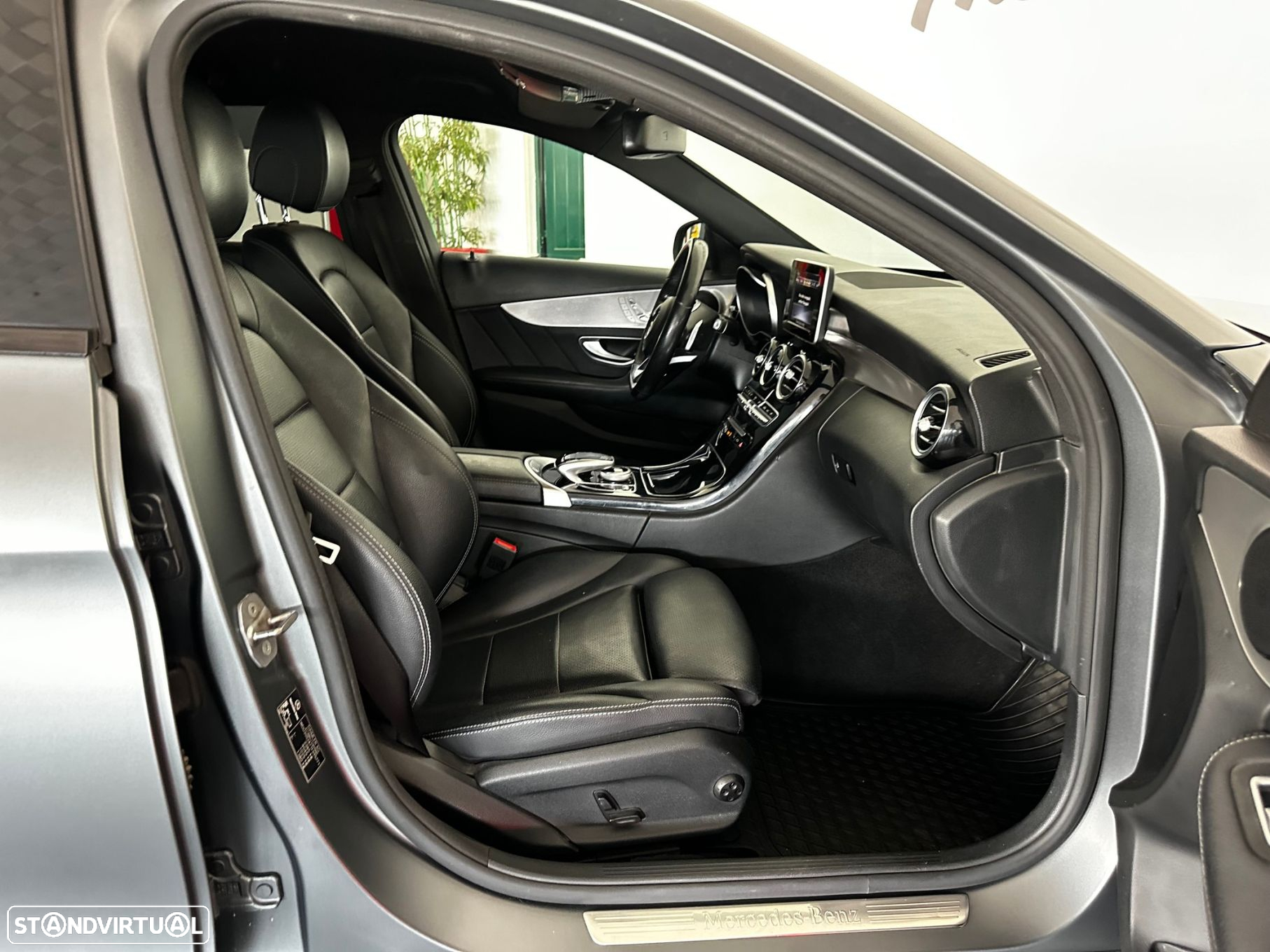 Mercedes-Benz C 350 - 31