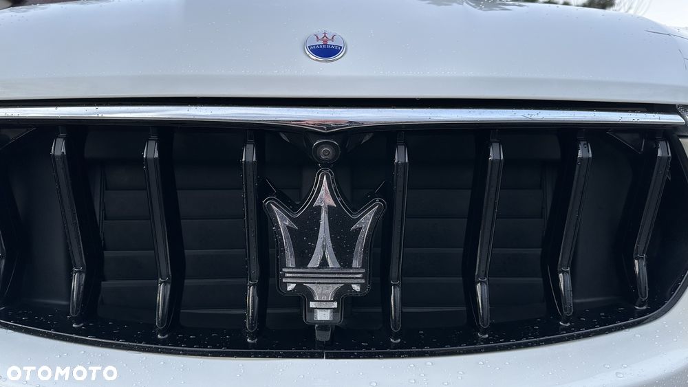 Maserati Levante Q4 Executive - 14