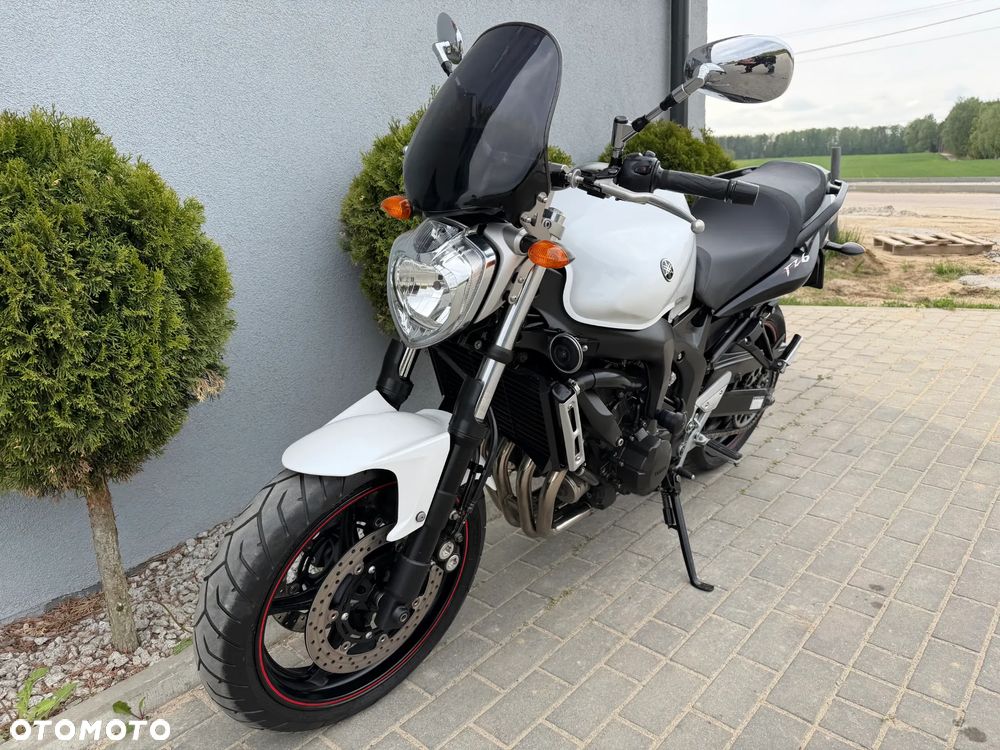 Yamaha FZ - 8