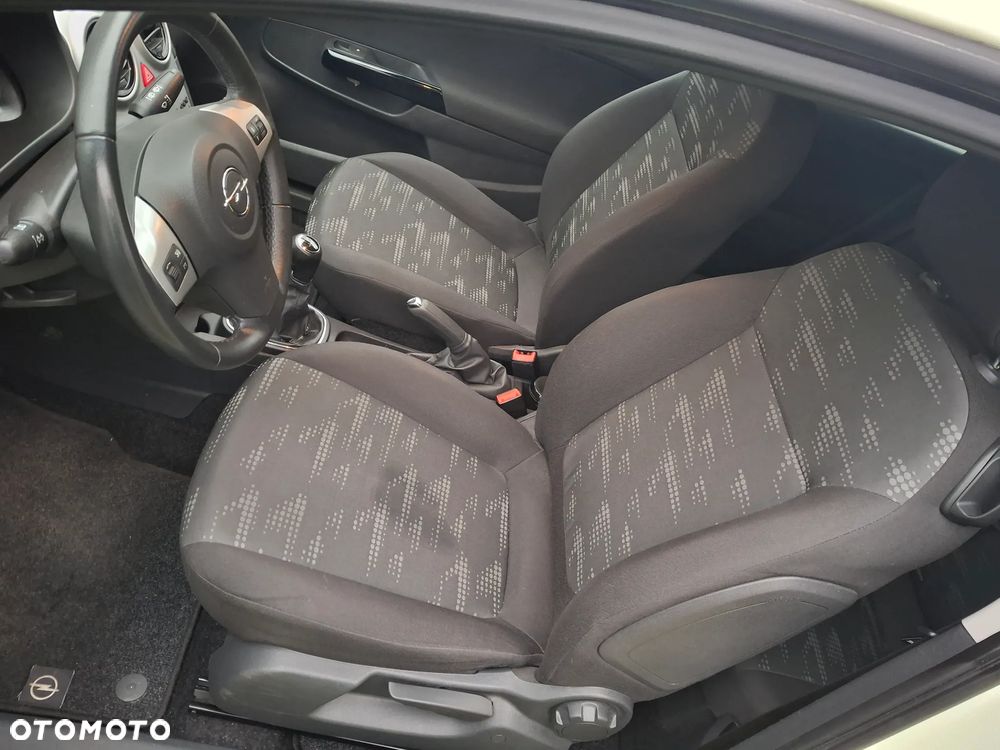 Opel Corsa 1.4 16V Satellite - 16