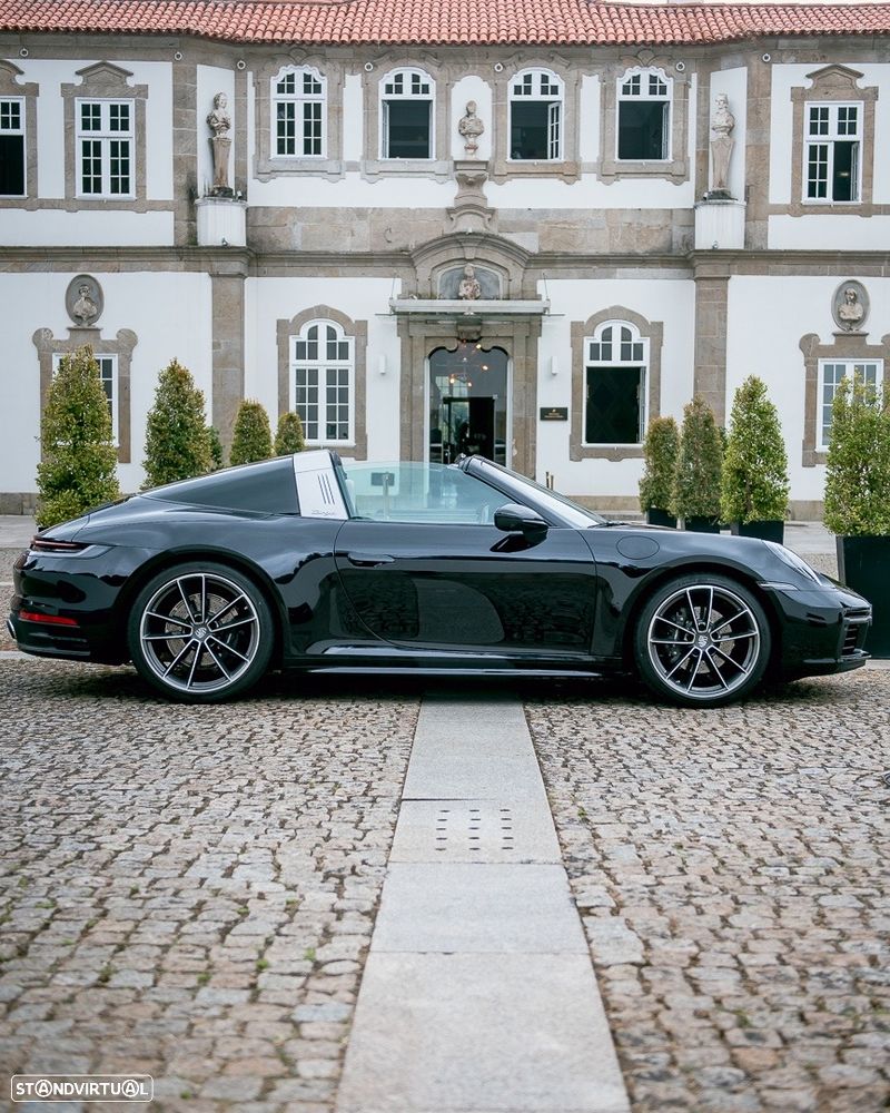 Porsche 911 (992) - 8