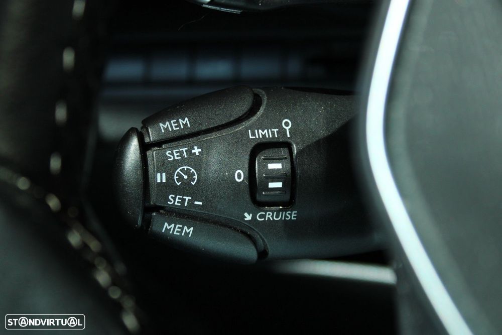 Peugeot 5008 BlueHDI 130 EAT8 Allure Pack - 27