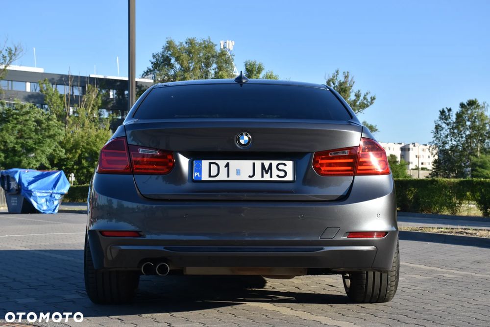BMW Seria 3 328i Sport-Aut Sport Line - 7