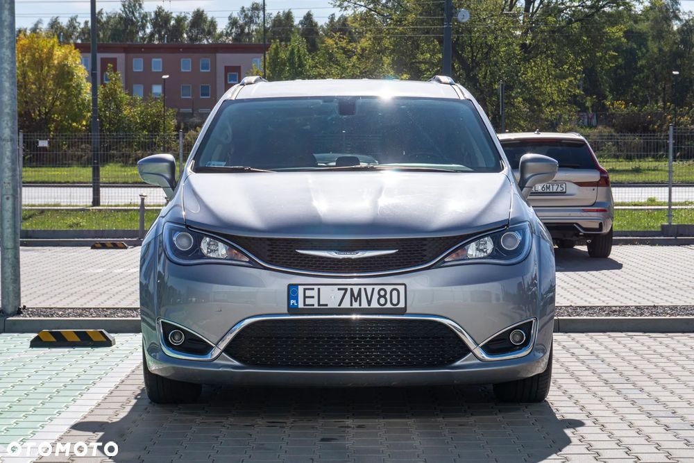 Chrysler Pacifica - 3